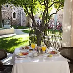 Ξενοδοχείο De 4*