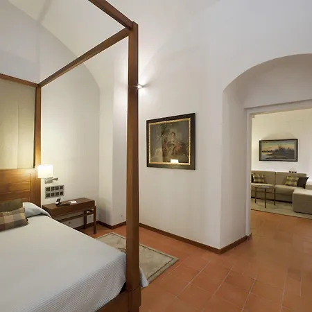 Hotel De 4*