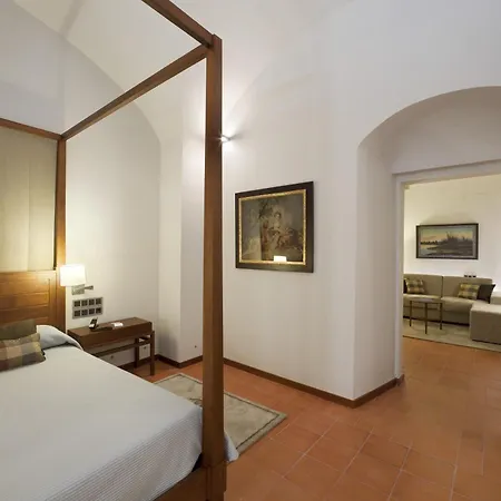 Hotel De 4*