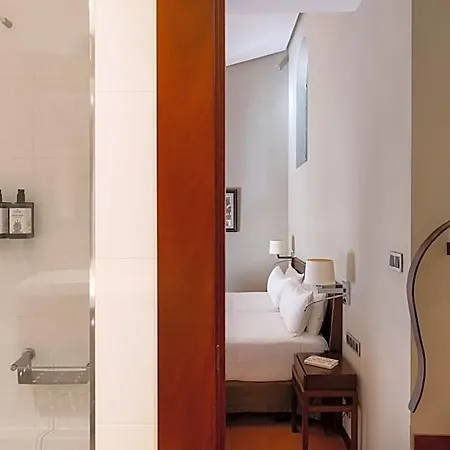 Otel De 4*