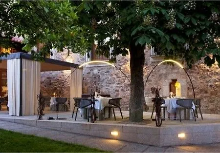 Hotel De 4*