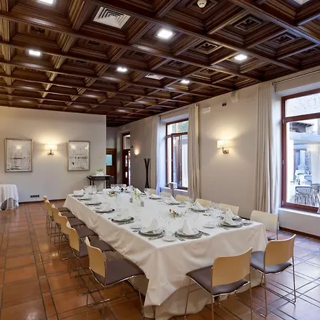 Hotel De 4*